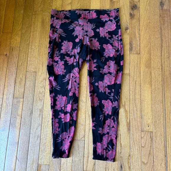 TORRID BLACK RED FLORAL POCKET LEGGINGS SIZE 1 XL - Picture 1 of 4